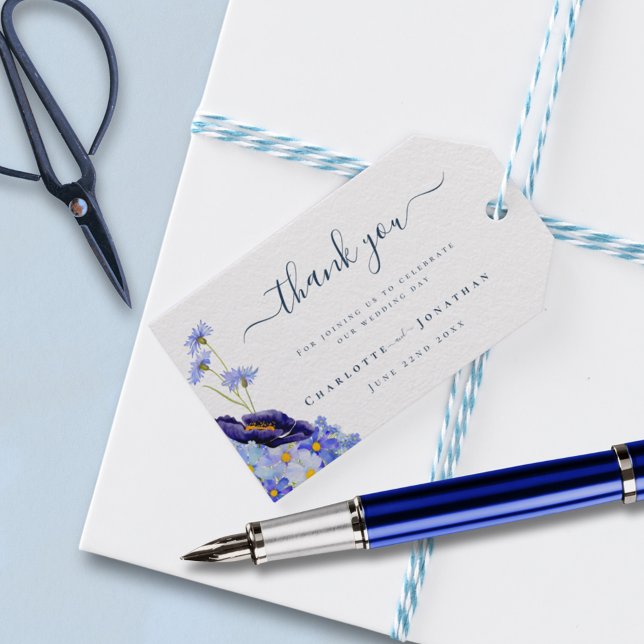 Elegant Blå Sommar Blommig Bröllop Tacksamhet Presentetikett (Elegant wildflower blue floral wedding thank you favor gift tag with stylish typography script )