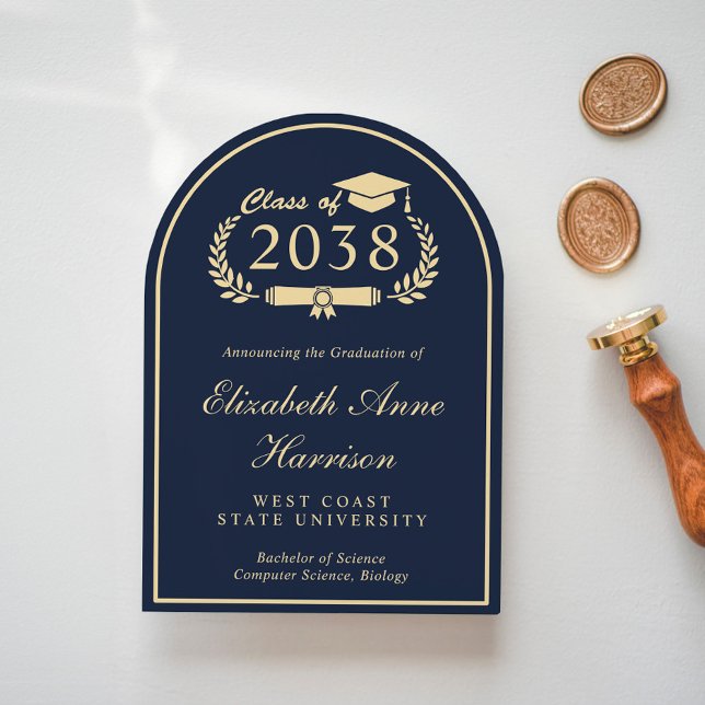 Elegant blå universitets-examensfestbåge med skrif inbjudningar (Share the pride and excitement of your graduate's achievement with friends and family near and far)