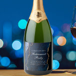 Elegant: Blåblått Guld Agate Pension Party<br><div class="desc">Elegant marinblått och guld agate dekorerar båda sidor av denna moderna flaska-etikett för champagne i pension party. Chic och snyggt för en pensionär som ska firas av vänner och familj i slutet av deras karriär.</div>