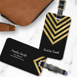 Elegant Black and Faux Guld Geometric Luggage Tag Bagagebricka<br><div class="desc">Med den här snyggten kan du se svart bagagemärke med elegant faux guld geometrisk utformning. Anpassa den här märkrn med din information och om du vill ha fler alternativ som att ändra teckensnittet så klickar du storlekt på knappen "Anpassa". *Observera att Zazzle Watermark som visas i zoomförhandsvisningen inte visas på...</div>