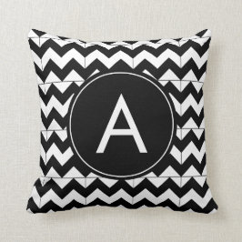Elegant Black and White Chevron Kudde