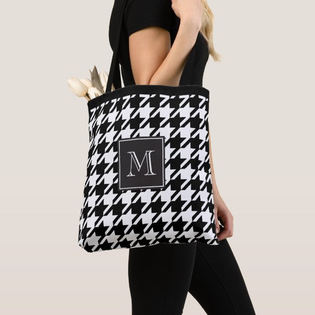 Elegant Black and White Houndstooth Monogram Tygkasse (Närbild)