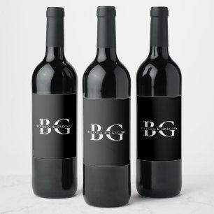Elegant Black and White Monogram Initialer Bröllop Vinflaska Etikett
