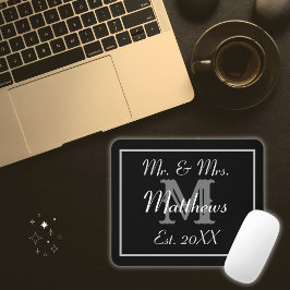 Elegant Black and White Monogrammed Bröllop Musmatta