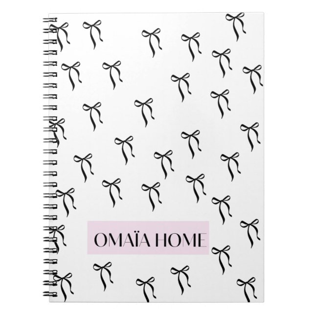 Elegant Black Bow Pattern by OMAÏA HOME Anteckningsbok (Framsidan)