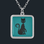 Elegant Black Cat Silverpläterat Halsband<br><div class="desc">Elegant svart katt som pockar med en tass upphöjd. Har en söt svan och har en finare-choker.</div>
