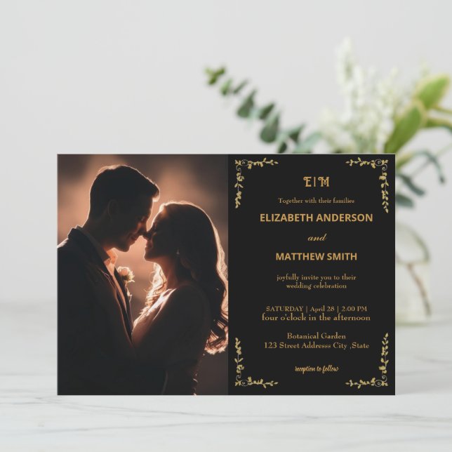 Elegant Black & guld fotoromantik bröllop Inbjudningar (Stående Fram)