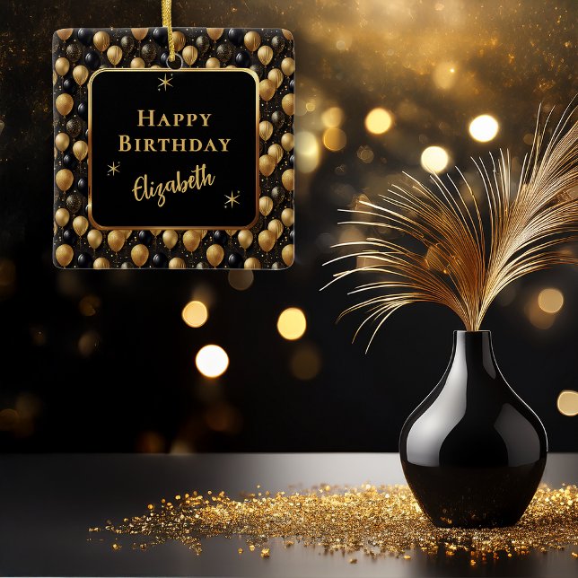 Elegant Black Guld Glitter födelsedag i Julgransprydnad Keramik (Elegant Black and Faux Gold Glitter Balloons Pattern "Happy Birthday" Square Ornament)