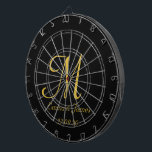 Elegant Black Guld Monogram Initial Namn Anpassnin Darttavla<br><div class="desc">Elegant Black and Guld Monogram Initial Namn Anpassningsbar Dart Board</div>
