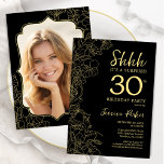 Elegant Black Guld Photo Surprise 30års födelsedag Inbjudningar<br><div class="desc">Elegant Black och guld överraskar 30års födelsedag-festinbjudan med ditt foto på baksidan av kortet. Trendigets moderna femininin-design har botaniska accenter och typiska typsnitt. Enkel perfekt för inbjudan-kort i blommigt för en snyggt kvinnlig överraskning i firande. Kan anpassas till vilken ålder som helst. Skrivna Zazzle-inbjudningar eller digital utskrivbar mall för omedelbar...</div>