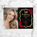 Elegant Black Guld Red Photo 50:e födelsedagen Inbjudningar<br><div class="desc">Elegantens blommigt 50-årsinbjudan med ditt foto. Glam svart röd design med faux glitter guld. Funktioner röd ros, typsnitt för skript och konfiguration. Perfekt för en snyggt vuxen under firande party. Anpassa med dina egna detaljer. Kan anpassas för vilken ålder som helst! Skrivna Zazzle-inbjudningar eller digital utskrivbar mall för omedelbar nedladdning....</div>
