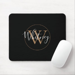 Elegant Black Guld Skriptet Namn Monogram Mouse Pa Musmatta
