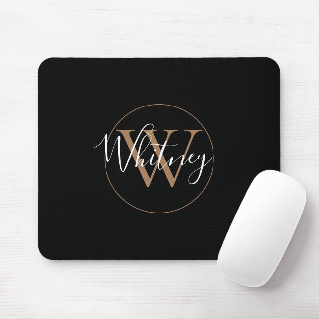 Elegant Black Guld Skriptet Namn Monogram Mouse Pa Musmatta (Med mus)