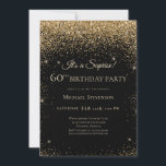 Elegant Black Guld Surprise 60:e Födelsedagsfesten Inbjudningar<br><div class="desc">Den här eleganten har en svart bakgrund,  guld glitter och anpassningsbar-skriptbokstäver. Vilket vackert sätt att inbjudan era gäster till detta speciella tillfälle.</div>