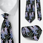 Elegant Black Light Blue Wildblommor Neck Tie Slips<br><div class="desc">Elegant Light Blue Watercolor Wildblommor Necktie Lägg till en liten bit naturinspirerad charm till din utrustning med den här vackert designade fästningen som innehåller känsliga vildblommor med vattenfärg på en mjuk ljusblå bakgrund. Perfekt för vår bröllop, party i trädgården, eller för att lägga till ett nyttigt blommigt i den dagliga...</div>
