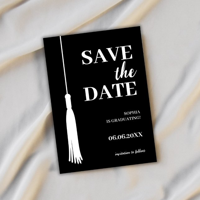 Elegant Black Minimalist Grad Tassel Studenten Spara Datumet (graduation save the date card grad tassel elegant minimalist simple black class of 2024)