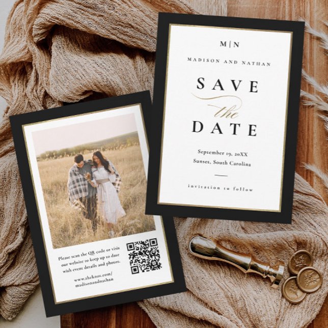 Elegant Black och Guld Photo Bröllop Spara Datumet (Elegant black and white photo wedding save the date with gold frame and QR code.)