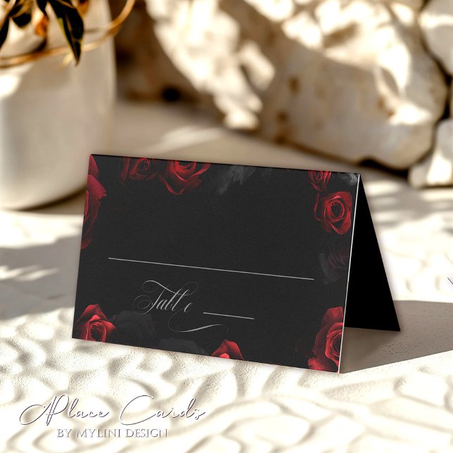 Elegant Black Red Blommigt Bröllop Place Card Kort (Skapare uppladdad)