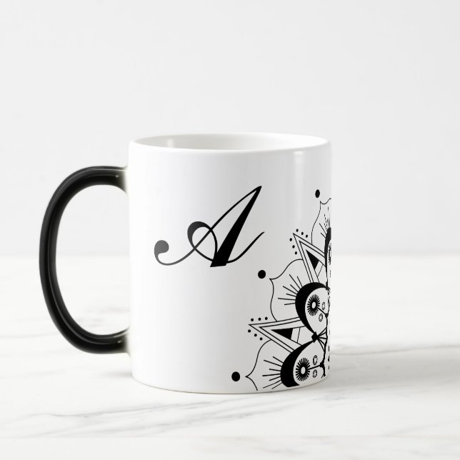 Elegant Black Script Brev Mandala Magic Mugg (Vänster)