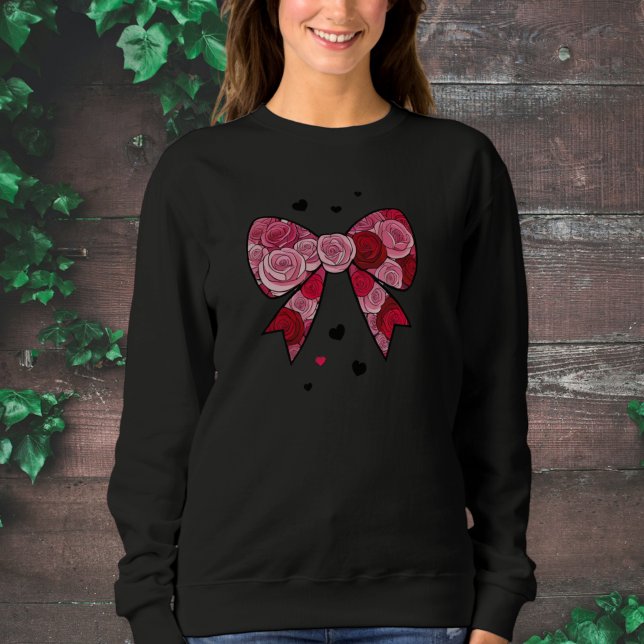 Elegant Black Sweatshirt with Red Bow Print  T Shirt (Skapare uppladdad)