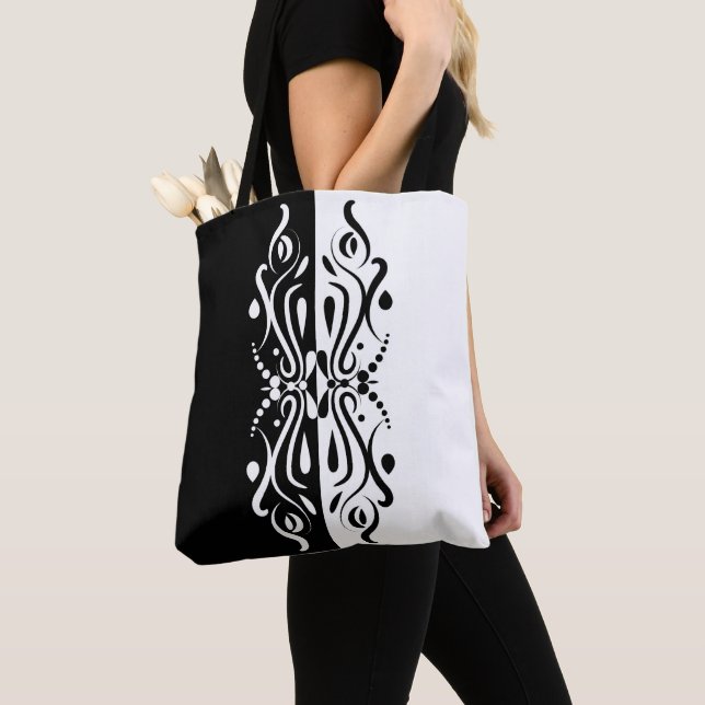 Elegant Black & White Abstrakt Harlequin Stil Tygkasse (Närbild)