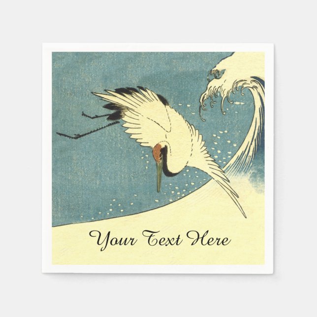 Elegant Black White Crane som flyger över havsvatt Pappersservett (Framsidan)