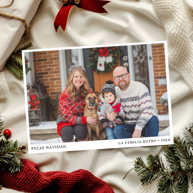 Elegant Black & White Feliz Navidad Family Photo Julkort (Skapare uppladdad)