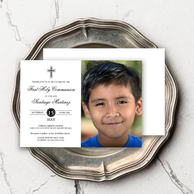 Elegant Black White First Communion Photo Boy Inbjudningar (Skapare uppladdad)