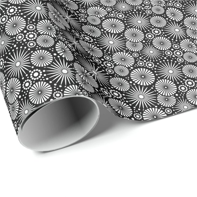 Elegant Black White Geometric Flowers Starburst Presentpapper (Rullad Hörn)