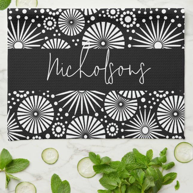 Elegant Black White Geometric Starburst Name  Kökshandduk (Vikta)
