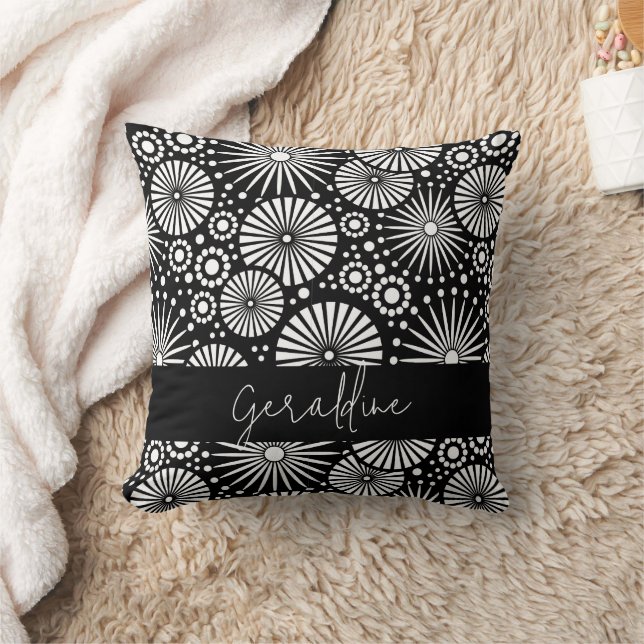 Elegant Black White Geometric Starburst Name  Kudde (Filt)