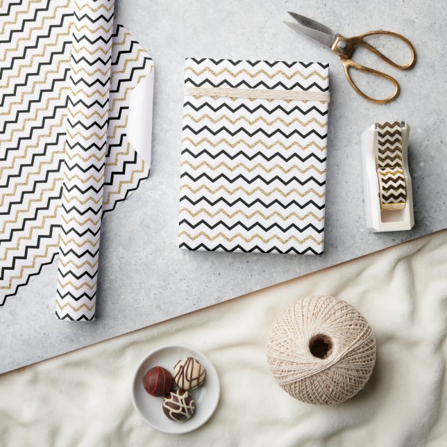 Elegant Black, White & Guld Chevron Wrapping Pappe Presentpapper (Hantverk)