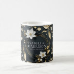 Elegant Black White och Guld Blommigt Bröllop Gift Kaffemugg<br><div class="desc">Modern Vintage Elegant bröllop ger fördelar mallen "Kaffe Mugg" - Elegant Svartvit och Guld Blommigt andetag. Dessa utformningar kan vara Personlig för ditt särskilda tillfälle och skulle vara Perfekt för Bröllop,  Möhippa,  Förlovningsfest,  Födelsedagsfest och många fler särskilda tillfällen.</div>