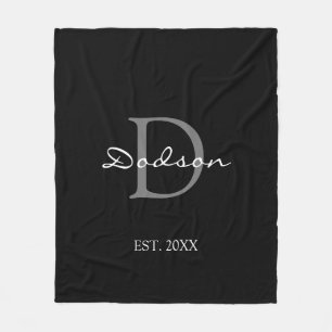 Elegant Black White Script Monogram Namn Fleecefilt