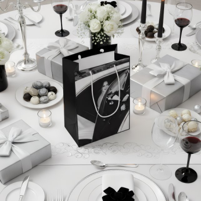 Elegant Black & White Wedding Gift Bag (Skapare uppladdad)