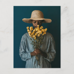 Elegant Black Woman med blommor Vykort