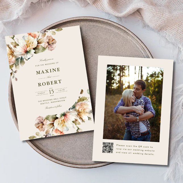 Elegant Blommig Botanisk QR-kod Foto Bröllop Inbjudningar (Elegant floral botanical QR code photo wedding invitation with soft floral elegance.)