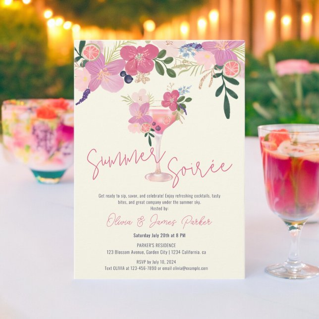 Elegant Blommig Cocktail Handritad Sommarsoaré Inbjudningar (Elegant Floral Cocktail Hand Drawn Summer Soirée Invitation on cream)