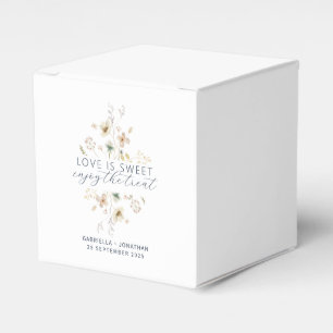 Elegant Blommig Vattenfärg Kärlek Är Söt Bröllop Presentaskar