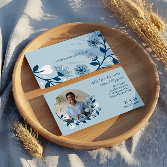 Elegant Blommigt Blåstömning Dental Hygienist Foto Visitkort (Elegant Floral Blooming Dental Hygienist Photo Business Card)