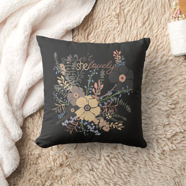 Elegant Blommigt Bouquet Girly säger vackert Kudde (Elegant Floral Bouquet Girly Saying Lovely Throw Pillow
from Jenn Steffen for Studio Posies. )