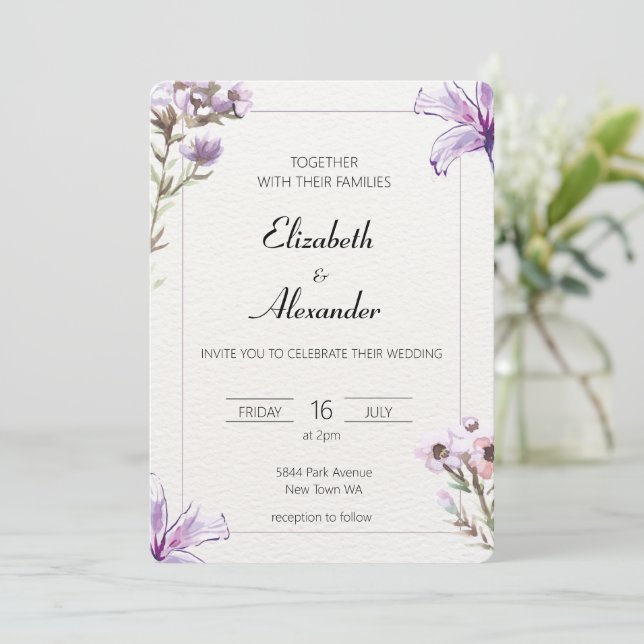 Elegant blommigt bröllopsinbjudan lila blommor inbjudningar (Stående Fram)