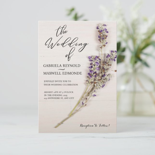 Elegant Blommigt Clean Lavender Bröllop Inbjudningar (Stående Fram)