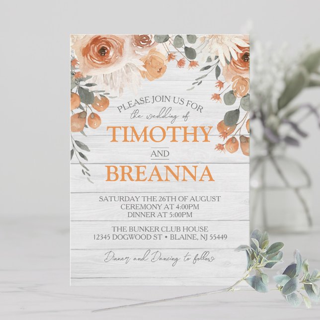 Elegant Blommigt för vattenfärg och Bröllop Inbjudningar (Watercolor flowers & foliage in neutral and earthy colors on top of a grey wood wedding invitation)