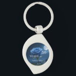 Elegant Blommigt Keepsak - Romantic Blue Ro Gift Swirl Silverfärgad Nyckelring<br><div class="desc">En elegant-akryl-nyckelkedja med blått ro-årsjubileum. Personliggör med namn och speciella data för en tankefull keepaus. Perfekt för par,  föräldrar eller vänner som firar sin historia om kärlek.</div>