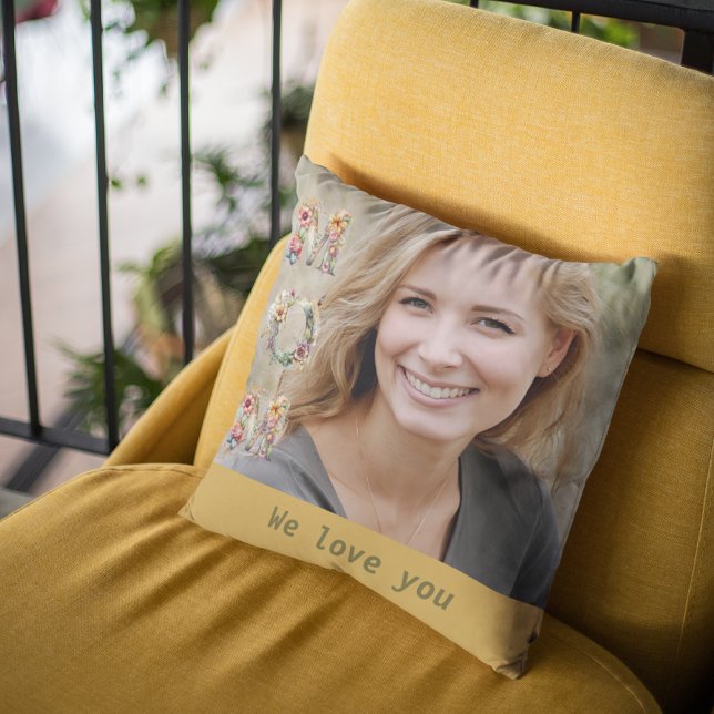Elegant Blommigt Mor's Mustard Gult Photo Kudde (Elegant Floral Mother’s Day Mustard Yellow Photo Throw Pillow)