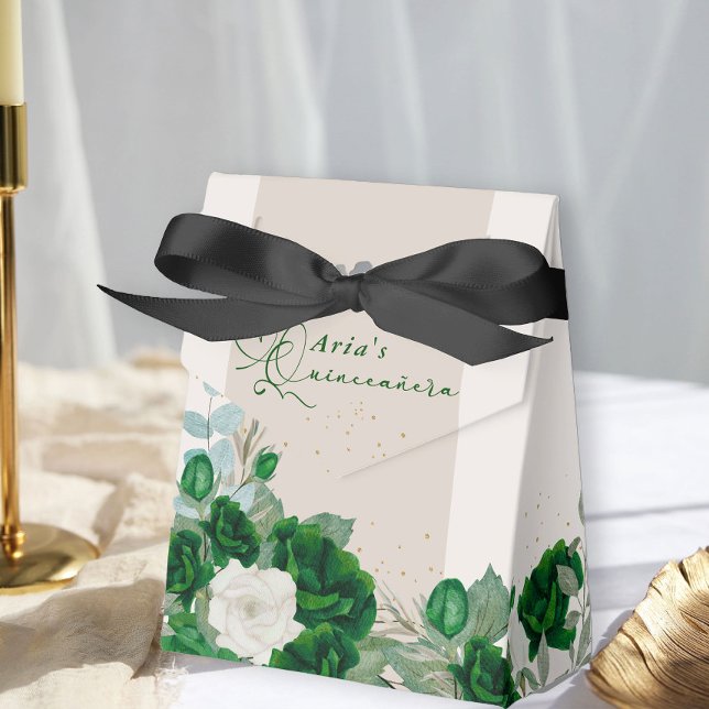 Elegant Blommigt Quinceanera Emerald Grönt Ro Presentaskar (Floral Favor Boxes from the Royal Rose Emerald Green Quinceanera Collection by Darling & May)