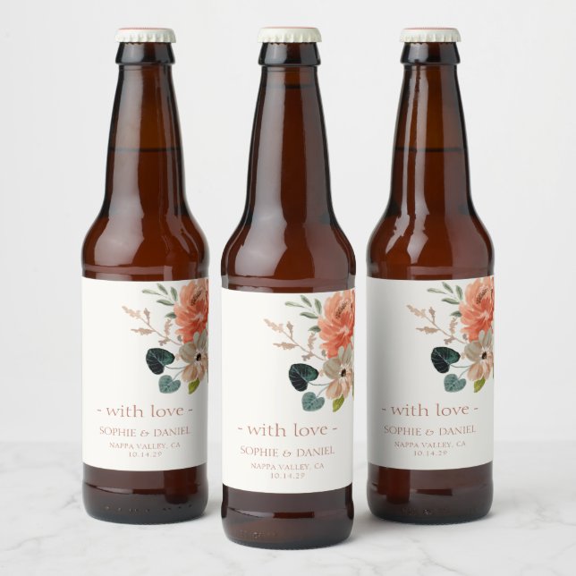 Elegant Blommigt Vattenfärg par Bröllop med Kärlek Ölflaska Etikett (Flaskor)