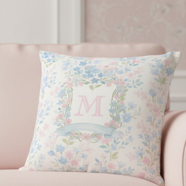 Elegant blommonogram kastkudde kudde (elegant grandmillennial floral throw pillow with pastel pink and blue flowers custom family crest)