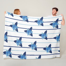 Elegant blommönster monokromatisk blått rand fleecefilt